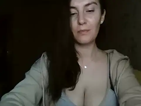 Snapshot of KatalinaQE chatting on 31, 10, 2025 KatalinaQE online show from 31, 10, 2025