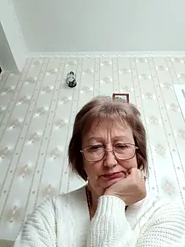 AlikaSwan5821 online show from 6, 2, 2026