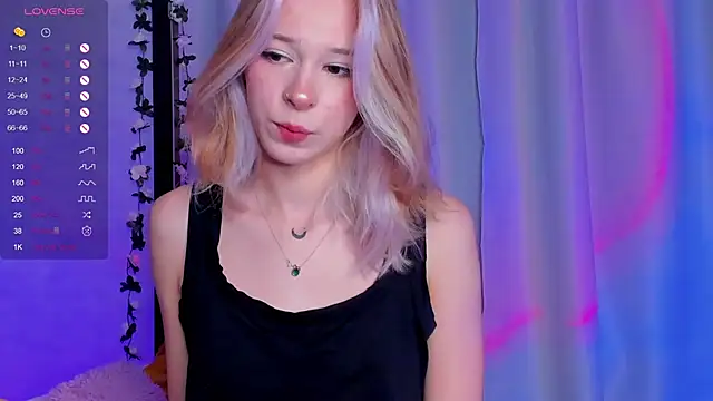 Snapshot of MiSeki chatting on 9, 11, 2025 MiSeki online show from 9, 11, 2025