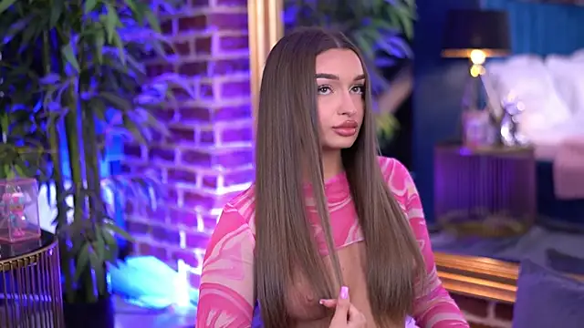 Snapshot of MillaSerene chatting on 8, 11, 2025 MillaSerene online show from 8, 11, 2025