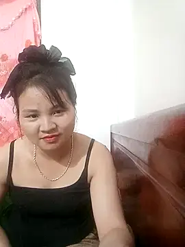 Snapshot of Heulwen-22 chatting on 2, 11, 2025 Heulwen-22 online show from 2, 11, 2025