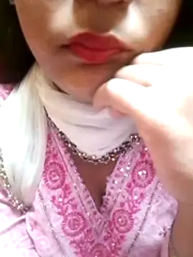 Snapshot of Babe_Doll04 chatting on 19, 11, 2025 Babe Doll04 online show from 19, 11, 2025