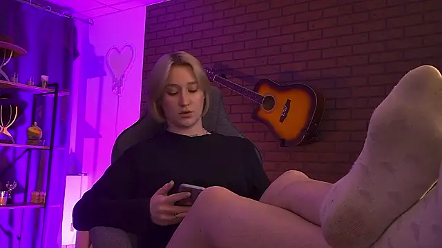 Snapshot of CinBellamy chatting on 6, 3, 2026 CinBellamy online show from 6, 3, 2026