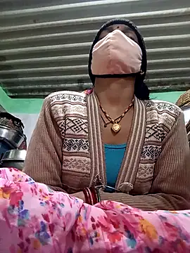 MISS LOVE 001 online show from 19, 12, 2025