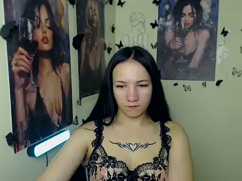 Snapshot of Em7MaA chatting on 6, 11, 2025 Em7MaA online show from 6, 11, 2025