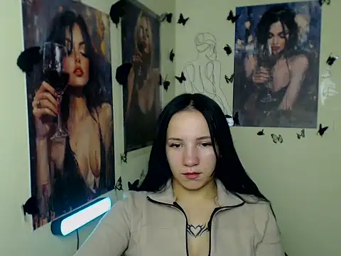 Snapshot of Em7MaA chatting on 8, 11, 2025 Em7MaA online show from 8, 11, 2025