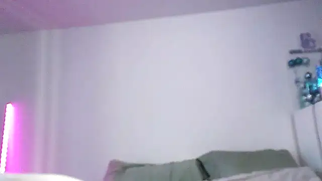 Snapshot of SparklingSoleil chatting on 14, 12, 2025 SparklingSoleil online show from 14, 12, 2025