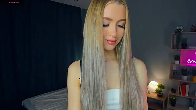 Snapshot of IsaVesco chatting on 6, 3, 2026 IsaVesco online show from 6, 3, 2026