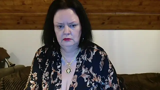 TiffanyMature online show from 8, 11, 2025