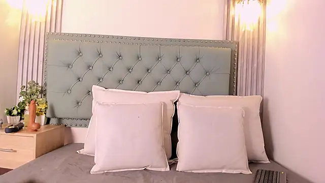 ValeriaJulio  online show from 21, 10, 2025