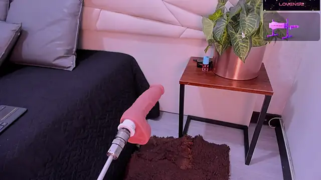 ValeriaJulio  online show from 8, 3, 2026