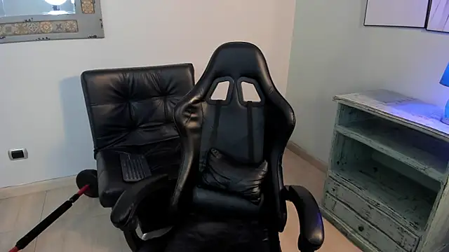 Dereck Manson online show from 18, 10, 2025