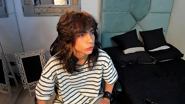 Dereck Manson online show from 4, 11, 2025