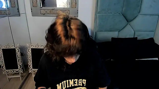 Dereck Manson online show from 5, 11, 2025