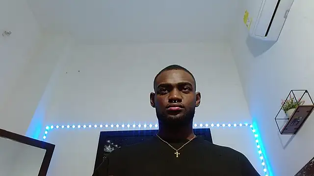 Snapshot of eebony_stallion chatting on 10, 10, 2025 eebony stallion online show from 10, 10, 2025