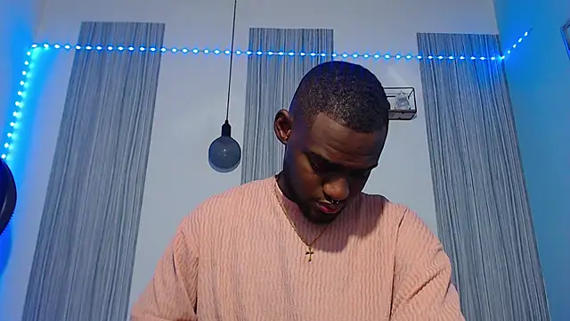 Snapshot of eebony_stallion chatting on 11, 10, 2025 eebony stallion online show from 11, 10, 2025