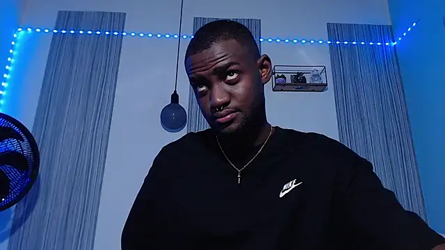 Snapshot of eebony_stallion chatting on 16, 10, 2025 eebony stallion online show from 16, 10, 2025