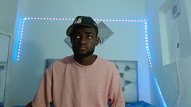 Snapshot of eebony_stallion chatting on 12, 11, 2025 eebony stallion online show from 12, 11, 2025