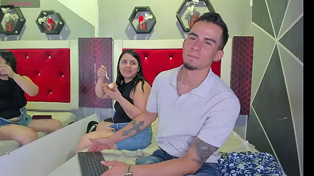 StrapSwingers online show from 10, 9, 2025
