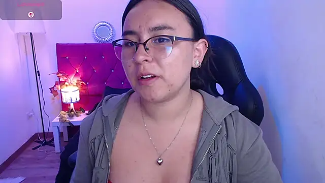 Snapshot of SashaGrey__ chatting on 17, 9, 2025 SashaGrey online show from 17, 9, 2025