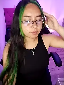 Snapshot of SashaGrey__ chatting on 8, 10, 2025 SashaGrey online show from 8, 10, 2025