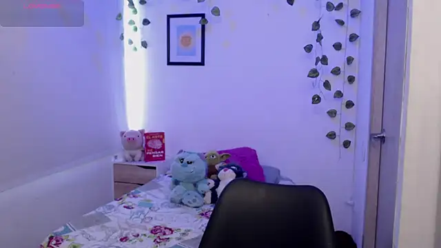 Snapshot of SashaGrey__ chatting on 15, 10, 2025 SashaGrey online show from 15, 10, 2025