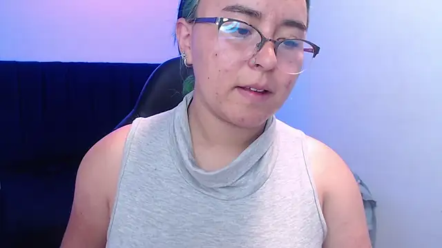 Snapshot of SashaGrey__ chatting on 28, 10, 2025 SashaGrey online show from 28, 10, 2025