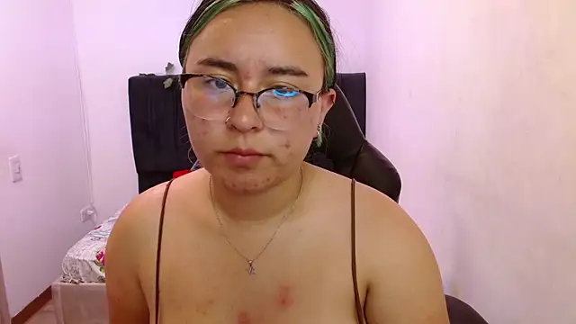 Snapshot of SashaGrey__ chatting on 4, 11, 2025 SashaGrey online show from 4, 11, 2025