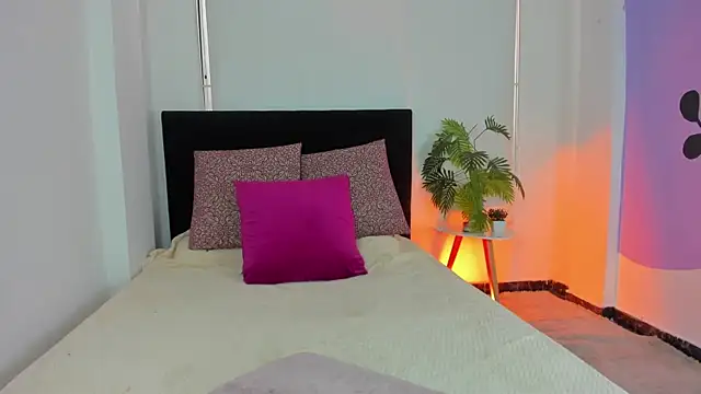 LunaVelvet777 online show from 18, 11, 2025