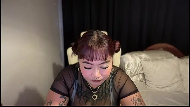 Snapshot of _XXXKittyTingles chatting on 24, 11, 2025 XXXKittyTingles online show from 24, 11, 2025