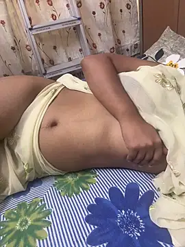 Snapshot of monicadarling09 chatting on 13, 11, 2025 monicadarling09 online show from 13, 11, 2025