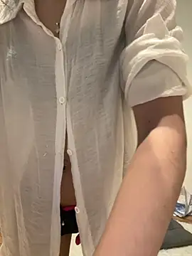 Snapshot of lanlan_girl2k chatting on 2, 12, 2025 lanlan girl2k online show from 2, 12, 2025