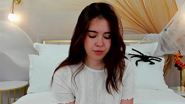 KimberlyBond online show from 28, 10, 2025