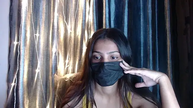 Snapshot of _kamyaa09 chatting on 7, 11, 2025 kamyaa09 online show from 7, 11, 2025