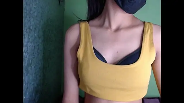 Snapshot of _kamyaa09 chatting on 9, 11, 2025 kamyaa09 online show from 9, 11, 2025