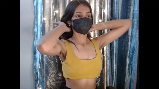 Snapshot of _kamyaa09 chatting on 13, 11, 2025 kamyaa09 online show from 13, 11, 2025