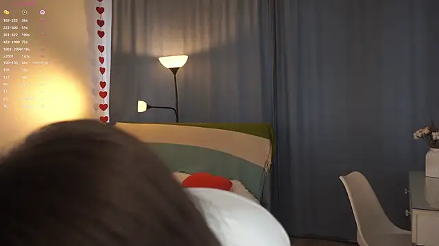 VernonKnapik online show from 14, 10, 2025