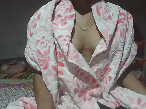 Snapshot of mala2580 chatting on 8, 11, 2025 mala2580 online show from 8, 11, 2025