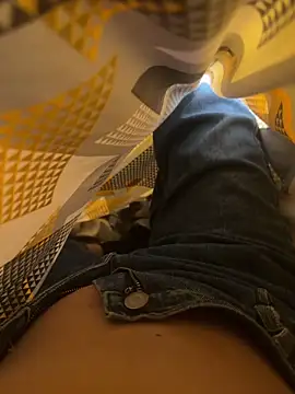 Snapshot of crazy111girl chatting on 17, 11, 2025 crazy111girl online show from 17, 11, 2025