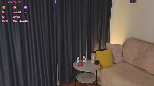 LouisaChaobal online show from 18, 10, 2025