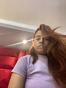 Snapshot of VictoriaFerro chatting on 14, 10, 2025 VictoriaFerro online show from 14, 10, 2025