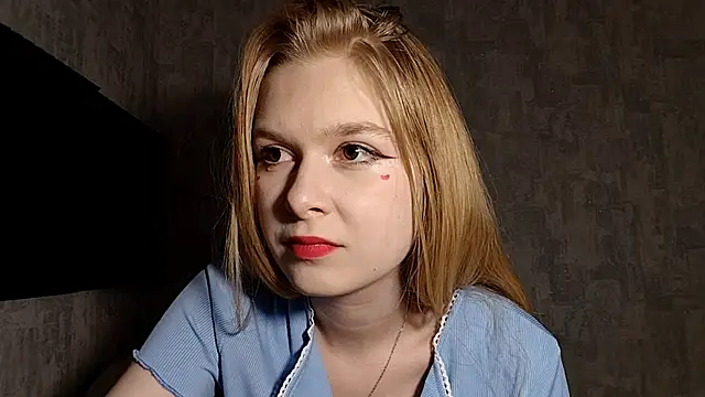 Snapshot of LiaVibes chatting on 14, 10, 2025 LiaVibes online show from 14, 10, 2025