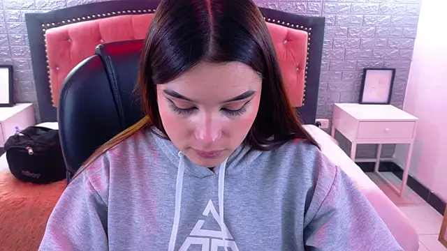 Natalie loffreda online show from 9, 10, 2025