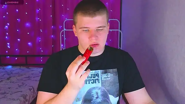 Snapshot of kittenmurr chatting on 6, 4, 2026 kittenmurr online show from 6, 4, 2026