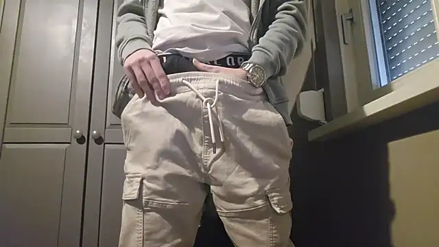 Snapshot of Trekkerboi chatting on 14, 12, 2025 Trekkerboi online show from 14, 12, 2025