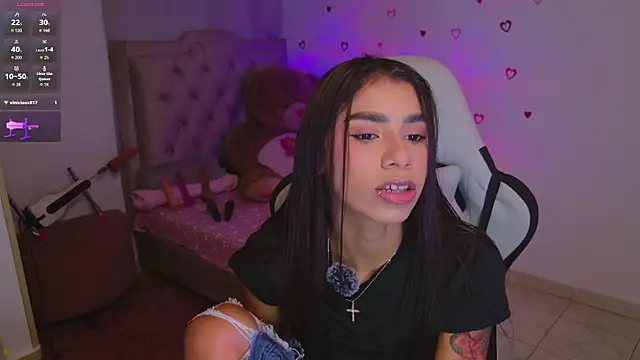 BrunetteAdams001 online show from 22, 3, 2026