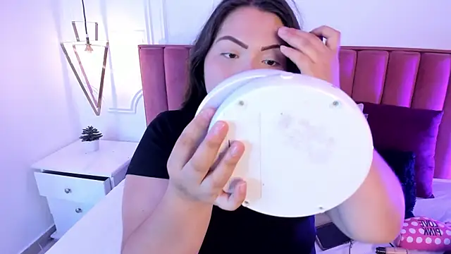 Snapshot of Tessa_Sinclaire chatting on 13, 10, 2025 Tessa Sinclaire online show from 13, 10, 2025