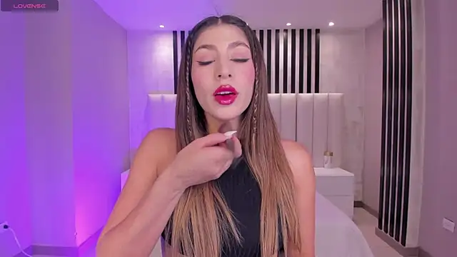 Snapshot of MaddisonTaylor1 chatting on 16, 9, 2025 MaddisonTaylor1 online show from 16, 9, 2025