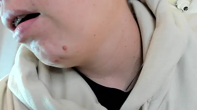 Snapshot of Ashley_Monroe chatting on 27, 10, 2025 Ashley Monroe online show from 27, 10, 2025