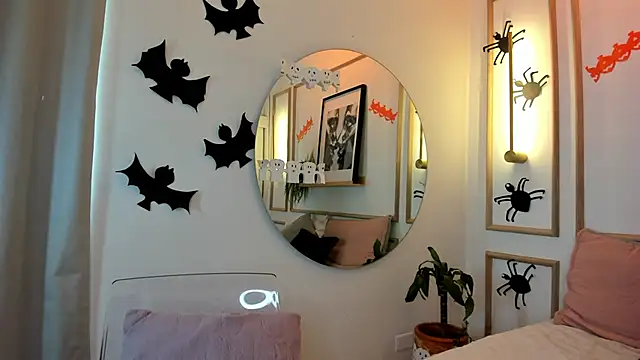 Snapshot of Ashley_Monroe chatting on 30, 10, 2025 Ashley Monroe online show from 30, 10, 2025